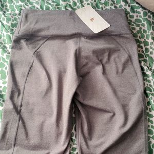 NWT On-The-Go Powerhold Short 9"